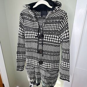 Mom Mee Mileid Black/White Lambs Wool Hooded Cardigan Size Medium